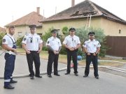 Égő házból mentettek kutyát a szentesi rendőrök…