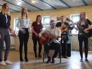 Zenével a rákos gyermekekért alapítvány bemutatója a 16. Városi Farsang sajtótáj…