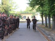 Utolsó zászlóalj sorakozón…