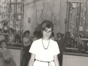 Divatbemutató a süti mellé a Petőfiben…