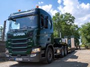 Három darab SCANIA R500 típusú nyerges vontató FAYMONVILLE moduláris trailerekke…