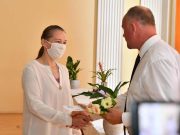 Kiemelkedő munkát végző közszolgákat köszöntöttek Szentesen, a Megyeháza díszter…