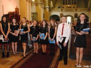 Ballagási ünnepség a katolikus iskolában…