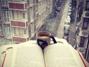 Kávé és egy jó könyv…….péntek délutánra….