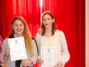 Pillanatképek a középiskolások könyvtárhasználati vetélkedőjéről. I. helyezett: …