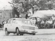 Nők, akiket a benzin szaga megcsapott…