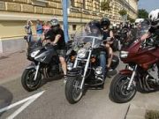 Indul a motoros felvonulás Szentes központjában (III. Motoros Amatőr Ügyességi V…