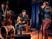 Mosogatófúból elismert blues zenész…