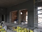 A betonozás után résvágásos technológiával falszigetelést helyeznek el, azaz tel…