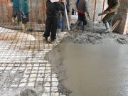 Másnap folytatódott a szerelőbeton alap betonozása, valamint két tartó pillér i…