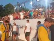 Teltház a nézőtéren Hajrá Metalcom Szentes Pár perc és kezdődik a mérkőzés #tip…