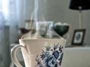 Ma van a kávé világnapja! Persze egy jó kávé, csak egy jó könyv társaságában az …