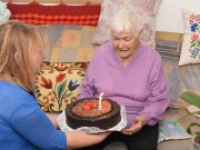 90 évesen is hatvanhatozik!…