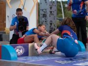 Cintia hat napot utazott az éremért…