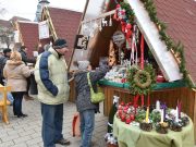 Zenével, mesével, kakaóval és kaláccsal nyílt meg Szentesen a karácsonyi vásár (…