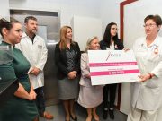 Hét millió forintos adomány a mammográfának…