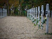 Tisztelet a hősöknek és az ellenségeknek is – Első világháborús hadisírokat újít…