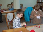 Április 26-án, kedden délután a közelgő anyák napja alkalmából kézműves foglalko…