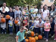 Faültetés és tökfaragás a családi délutánon…