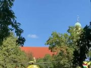 Megérkezett a Kossuth térre a mentőhelikopter :)…