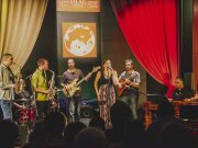 Telt házzal indult az évad…