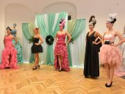 Gyöngyök, tollak, illúziók…