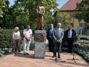 A bolgárkertészek emlékét őrzi a város új szobra…