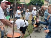 Szentesi paprikából és paradicsomból a legfinomabb a lecsó…