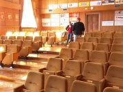 A kormány által hirdetett vészhelyzetben 100 főnél nagyobb létszámú beltéri és …