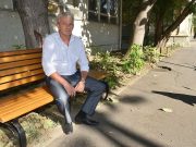 Árnyékos helyre kerültek a padok a kórháznál…