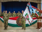 „A csapatzászlót és a műszaki ezred vezetését átveszem!”…