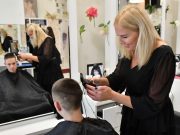 A jó fodrász nemcsak megszépít, hanem boldoggá is tesz…