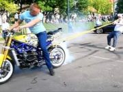 Utol-SHOW 3. Sinka Popey Zsolt egy motort tart vissza foggal…