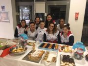 Sok-sok finomság a sütivásáron, akiknél jótékonykodhattok, az pedig a női csap…