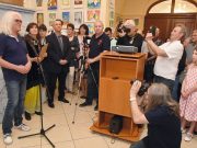 Lemeztelenítették a Gyöngyhajú lányt…