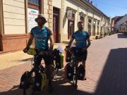 Ma délelőtt meglátogatta szerkesztőségünket két angol fiatalember, Ben és George…