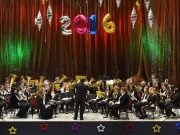 Az ÓÉVBÚCSÚZTATÓ ÜNNEPI KONCERT képei a Sportcsarnokból:…