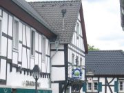 Négy nyelven beszél, fordít és segít Kastner László…