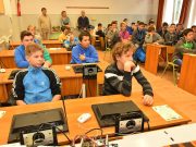 Nyitott kapu a Pollákban…