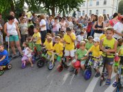 Ovis-motoros felvonulás a Kossuth utcán!…