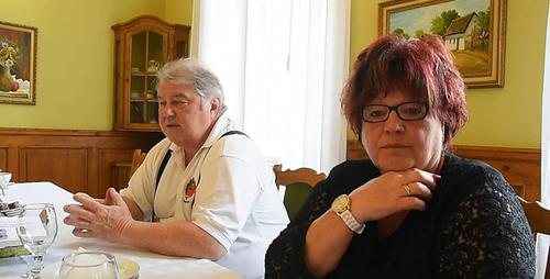 Mi újság a szentesi Tóth József színház és a Petőfi szálló körül