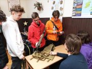 A katonai pálya lehetőségeit, a műszaki ezred feladatrendszerét, technikai esz…