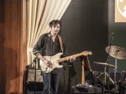 Az Európa Kiadó gitárosának önálló estje Szentesen…