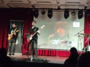 Ma a 9.b, a 10. b és a 11. A osztályokkal egy igazi koncerthangulatot idéző zene…