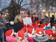 Meggyújtották az első gyertyát az adventi koszorún…