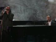 Stevie Wonder & John Legend – How Can you Mend A Broken Heart
Bee Gees Gra…