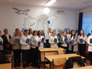 Dajka bizonyítvány a fenyőfa alatt…