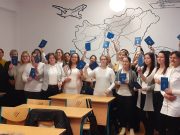 Dajka bizonyítvány a fenyőfa alatt!…