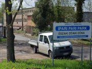 Eladó a volt legénységi épület…