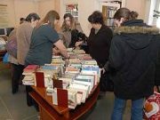 HASZNÁLT KÖNYVEK VÁSÁRA a könyvtárban…